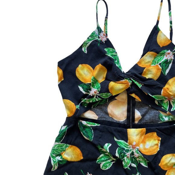 URBAN OUTFITTERS x Kimchi Blue Lemon Romper | Size XS Excellent - Picture 3 of 8